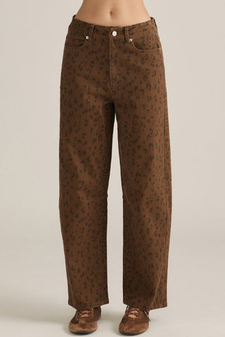 Anna June Cheetah Jeans – brown cheetah print barrel leg jeans
