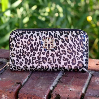 Penelope Wallet Spotted - The Pointe Boutique
